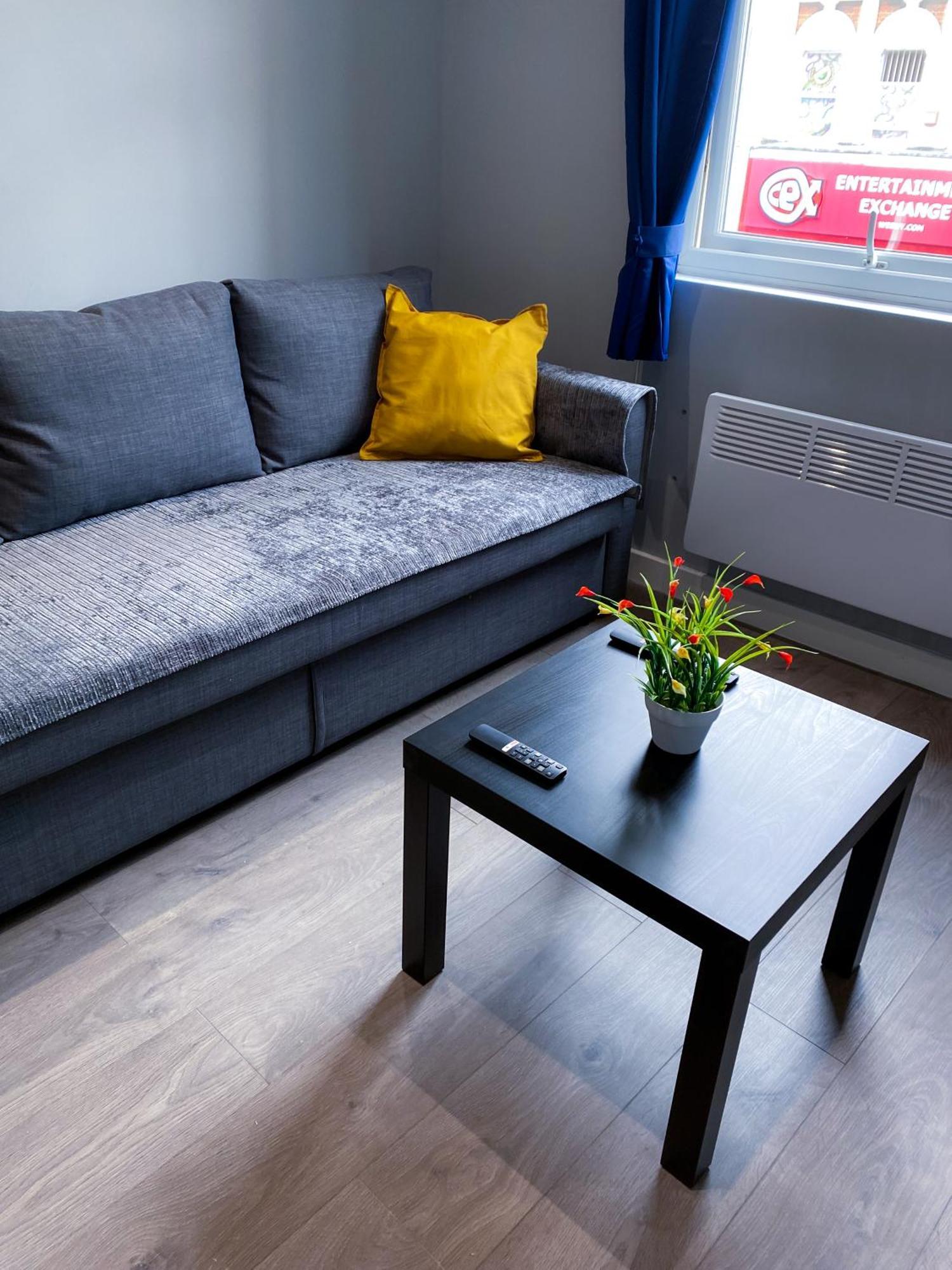 Modern 1 Bedroom Flat In Wood Green لندن المظهر الخارجي الصورة